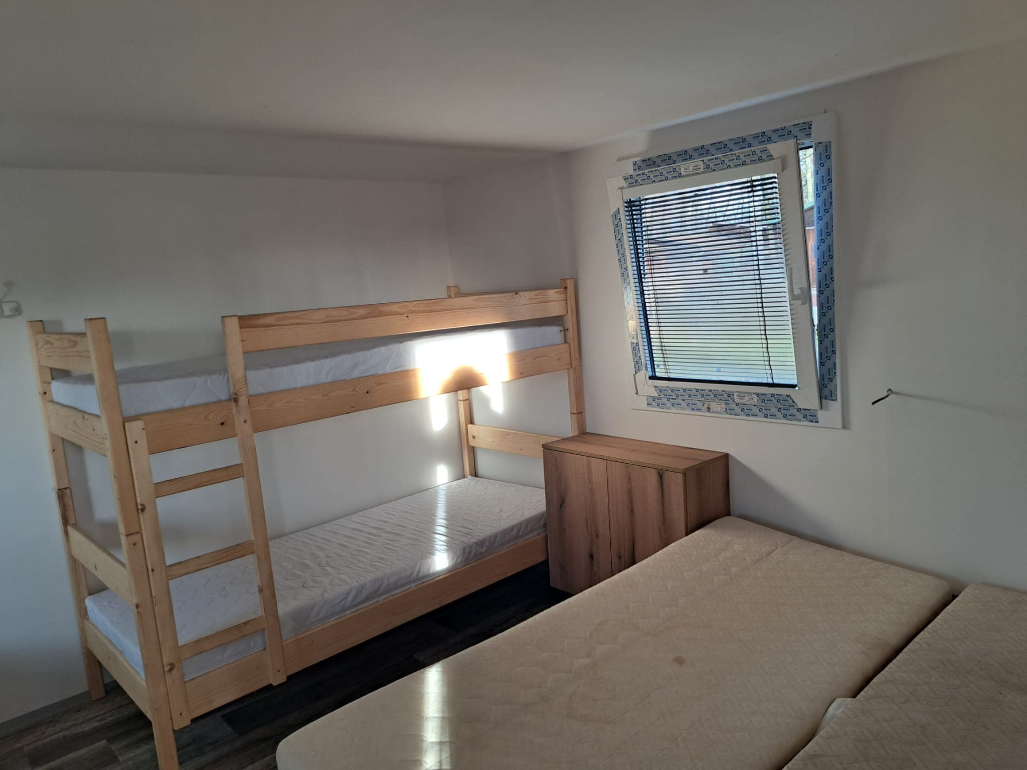 Ubytování ATC Hradec - Chatky 6