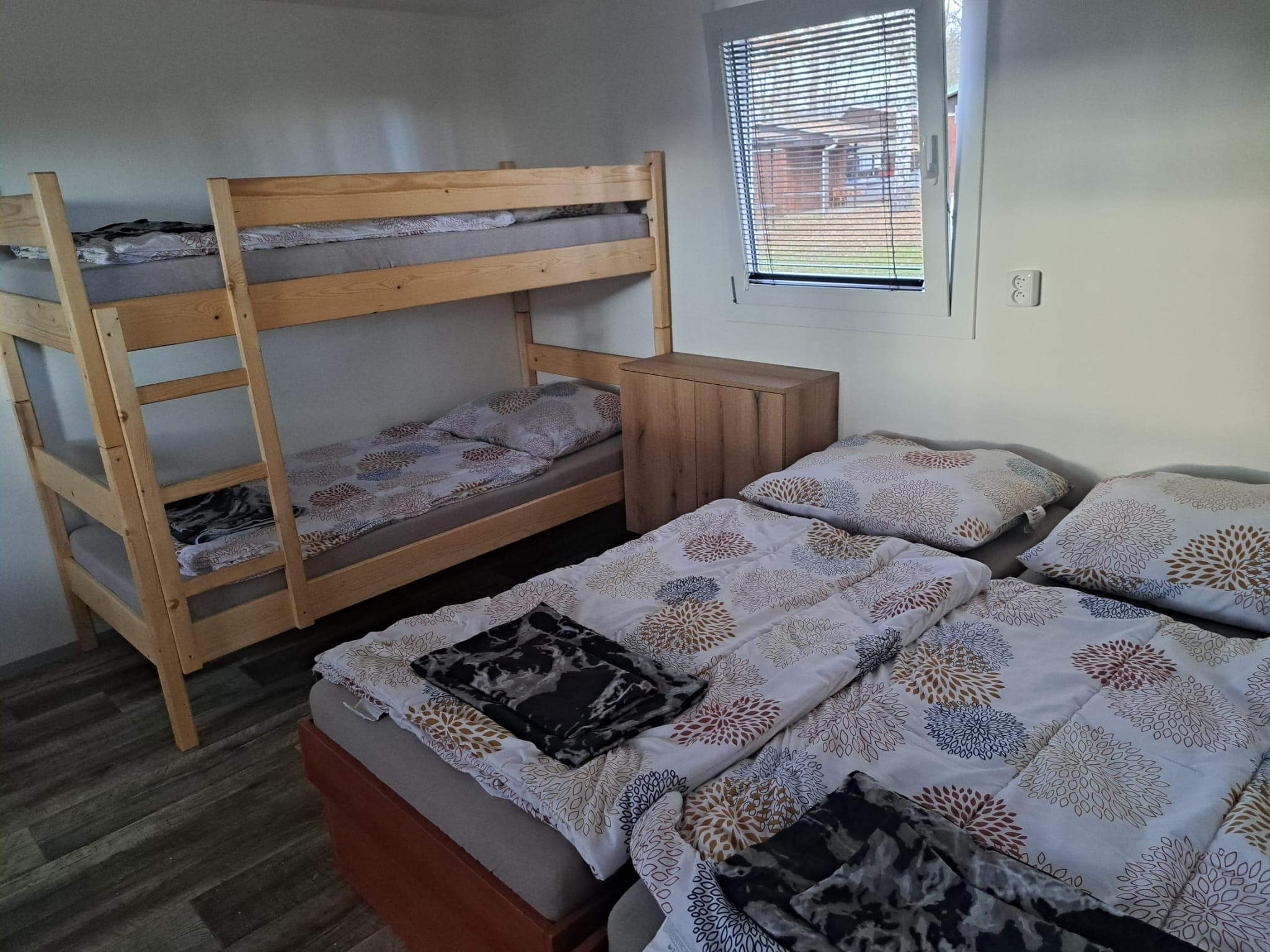 Ubytování ATC Hradec - Chatky 9